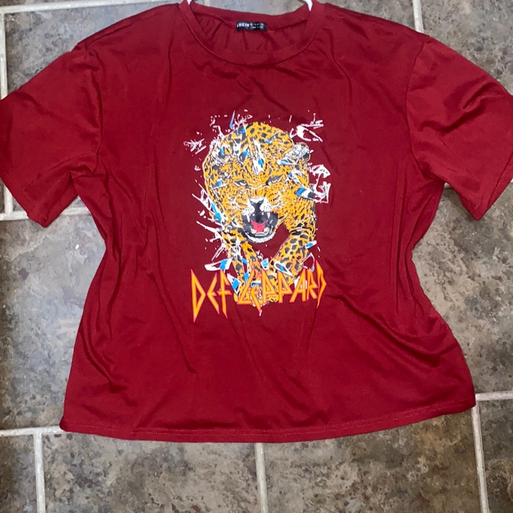 Graphic T